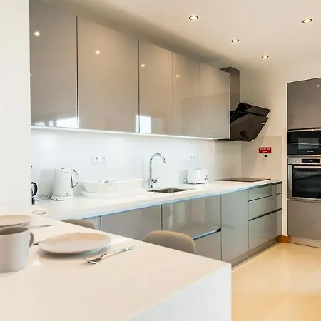 B61 - Galvao Apartment D In Lagos * Lagos