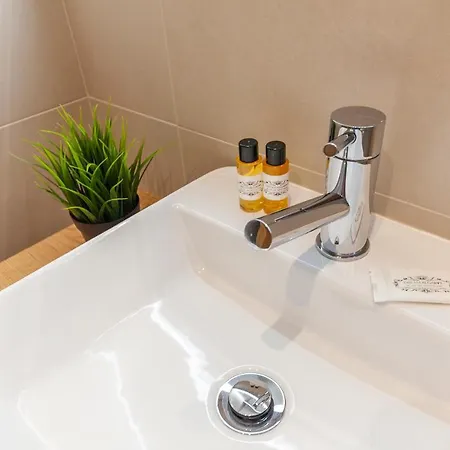 B61 - Galvao Apartment D In Lagos *
