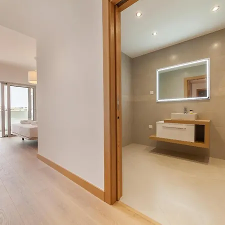 B61 - Galvao Apartment D In Lagos